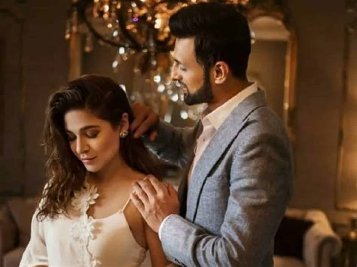 Actress Ayesha Omar Wedding Pics With Husband Ali Kazmi, Details About Her Personal Life