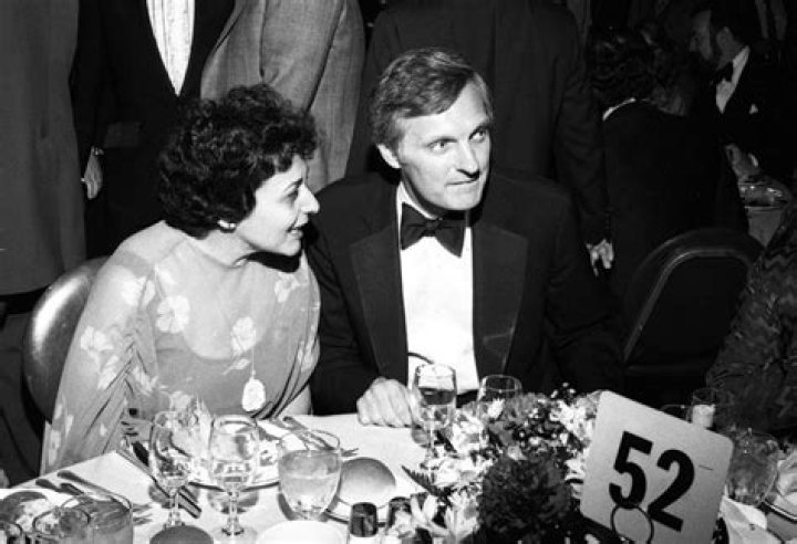 Alan Alda: Wife, net worth, tattoos, smoking & body facts
