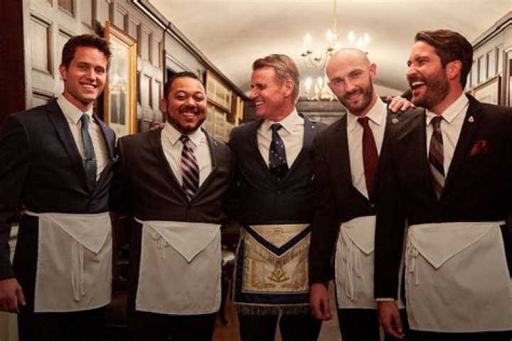 Alton Mason: Men, Parents, Career & Net Worth