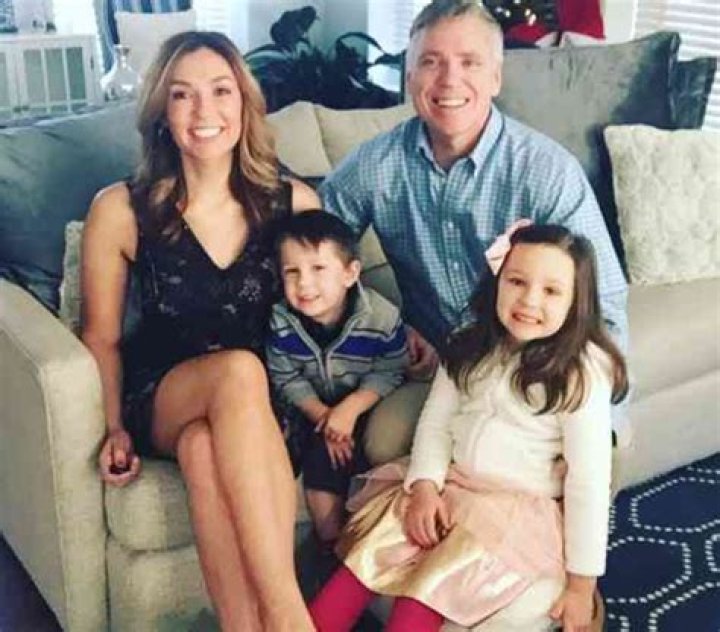 Amanda Carpenter Husband, Net Worth, Age, Baby, Height, Bio, Wiki