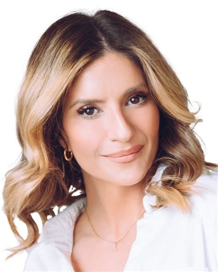 Anneliese van der Pol’s biography, net worth, fact, career, awards and life story