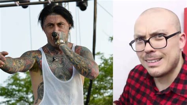 Anthony Fantano: Wife, net worth, tattoos, smoking & body facts
