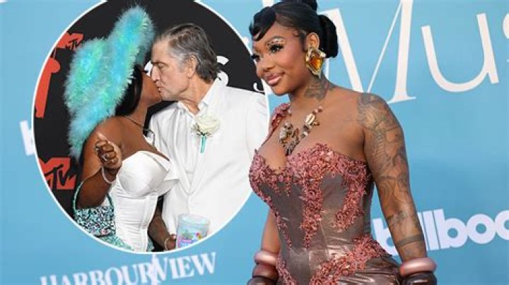 Antoine Walker: dating, net worth, tattoos, smoking & body facts