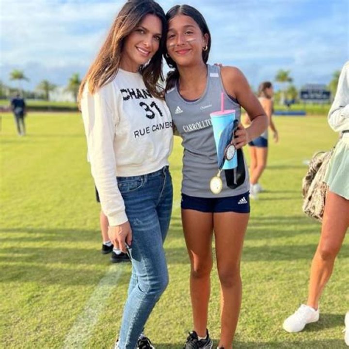 Bárbara Bermudo Biography, Wiki, Age, Husband, Daughters, Jewelry and Salary.