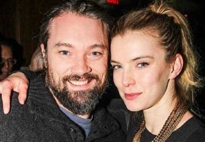 Betty Gilpin Husband Cosmo Pfeil And Their Married Life