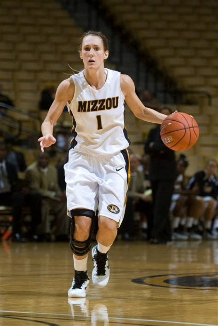 Blaine Gabbert Wife Bekah Mills Played Basketball At Missouri