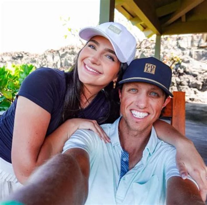 Bo Horvat Biography , Wife Age, Height And Girlfriend Instagram: How Tall Is Bo In Feet?