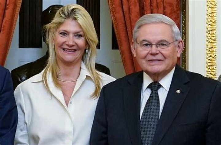 Bob Menendez – Biography, Wife, Family, Party, Age & Facts