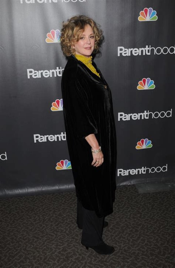 Bonnie Bedelia: Husband, net worth, tattoos, smoking & body measurements