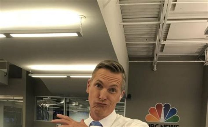 Brian Curtis Bio, Age, Spouse, Salary, Career, Net Worth, NBC 5 News