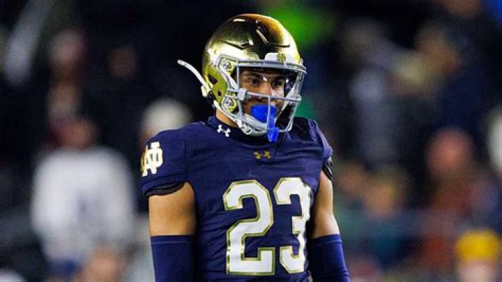 Brian Urlacher Age, Wikipedia, Biography, Children, Salary, Net Worth, Parents.