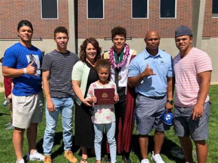 BYU Cougars QB: Who Are Jaren Hall Parents Kalin & Hollie Hall? Wife Breanne Mc Bio Explored