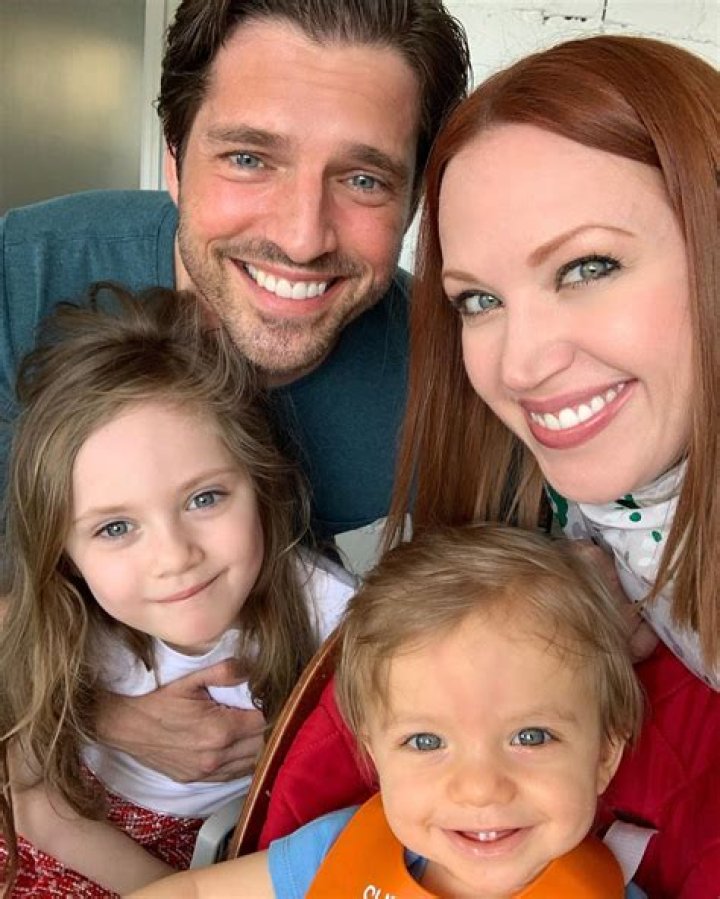 Cara Kokenes Bio, Wiki, Age, Height, Parents, Siblings, Husband, Career, and Net Worth