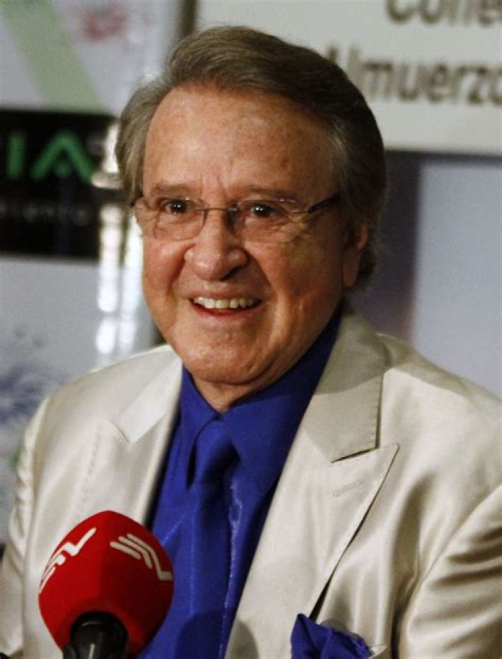 Carlos Villagrán’s Net Worth, Biography, Career, Awards, Fact and Life Story