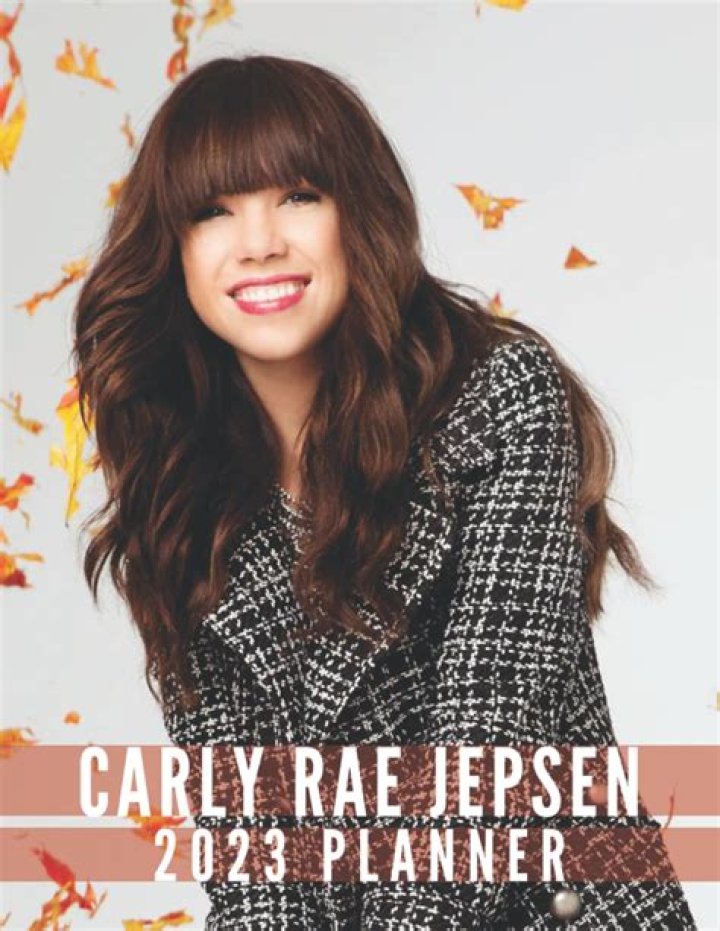 Carly Rae Jepsen Biography, Age, Family, Boyfriend, Net Worth, Songs, Albums