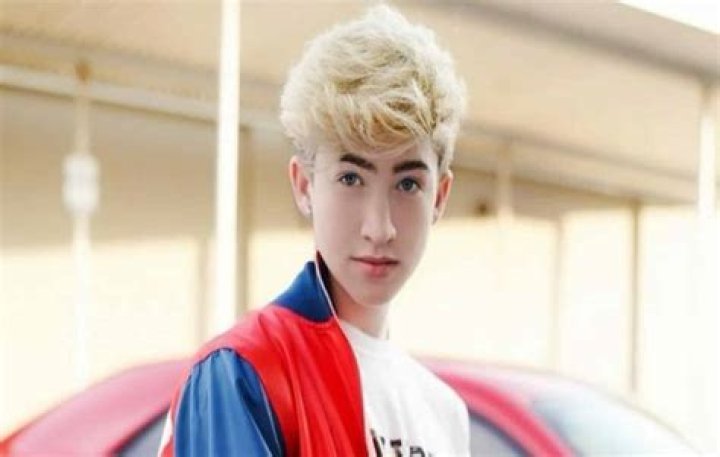 Cash Baker (Pop Singer) Wiki, Biography, Age, Height, Siblings, Family, Girlfriend, Net Worth, Career, Facts