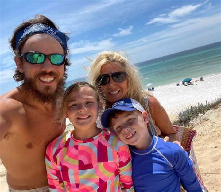 Chris Janson and Kelly Lynn Age Difference, Country Singer’s Children and Family Paint A Beautiful Picture