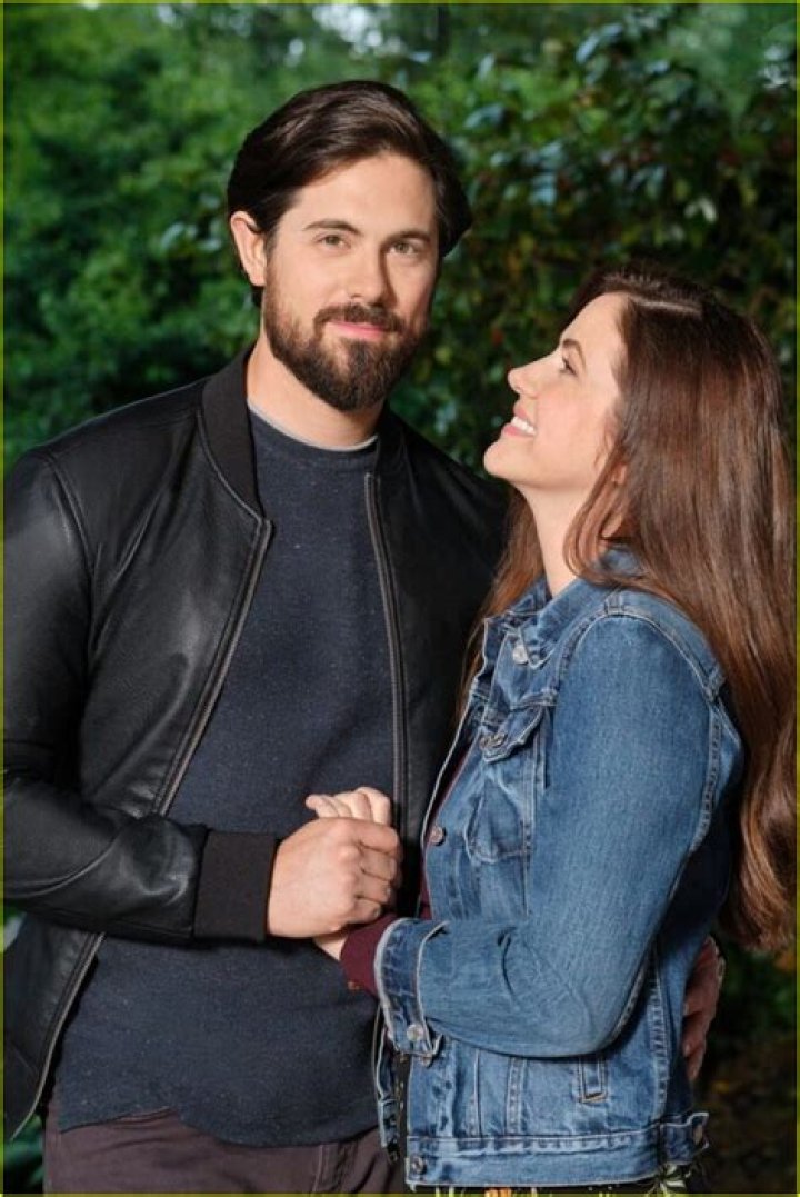 Chris McNally Age Wiki, Biography Net Worth, Married, Wife, Height