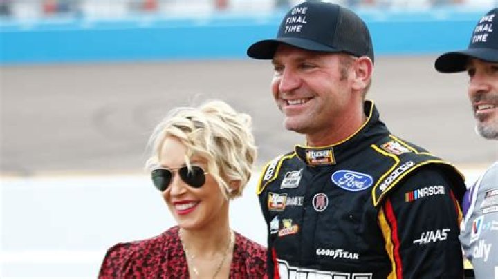 Clint Bowyer: Wife, net worth, tattoos, smoking & body facts