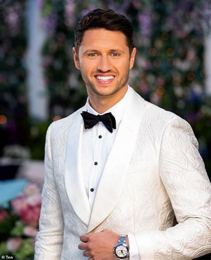 Damien Stone Bachelorette: Wikipedia, Biography, Age, Height, Job, Instagram