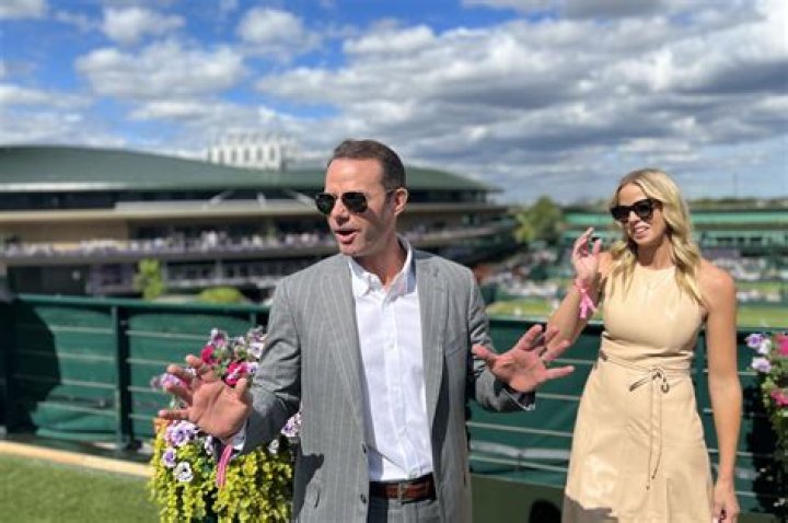 Dan Roan Bio, Wiki, Age, Wife, Family, Net Worth, Salary and WGN