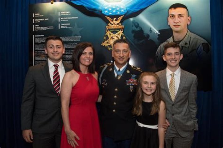 David Bellavia Bio, Age, Wife, Children, Medal, Net Worth, Book and Movie