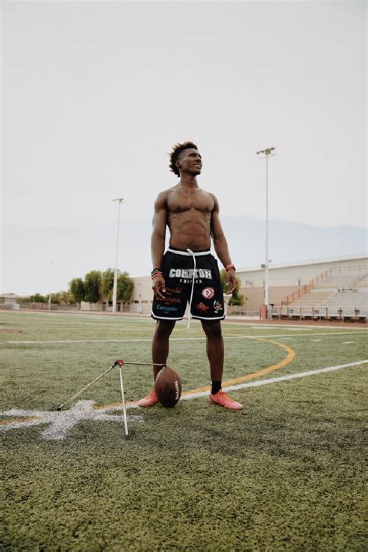 Deestroying (NFL) Wiki: Donald De La Haye Net Worth, Real Name