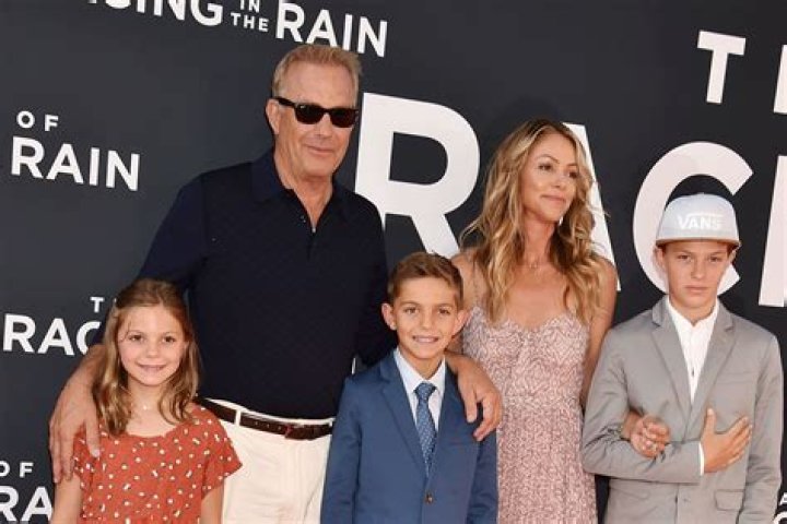 DeLana Lynn Harvick Bio, Age, Net Worth, Kevin, Children, Parents