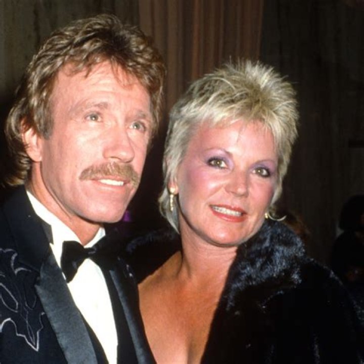 Dianne Holechek – Bio, Children and Grand Children of Chuck Norris’ Ex-Wife