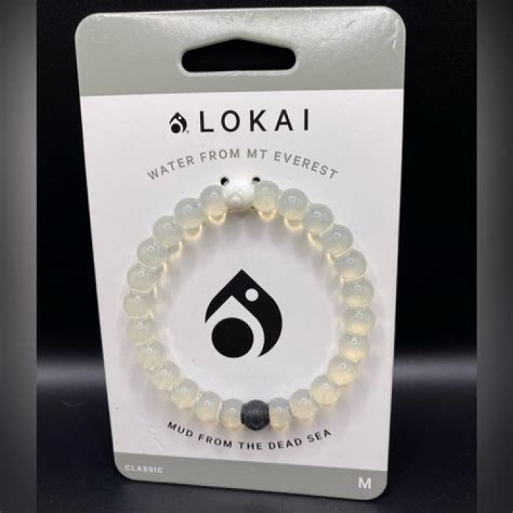 Do lokai bracelets really have water and mud