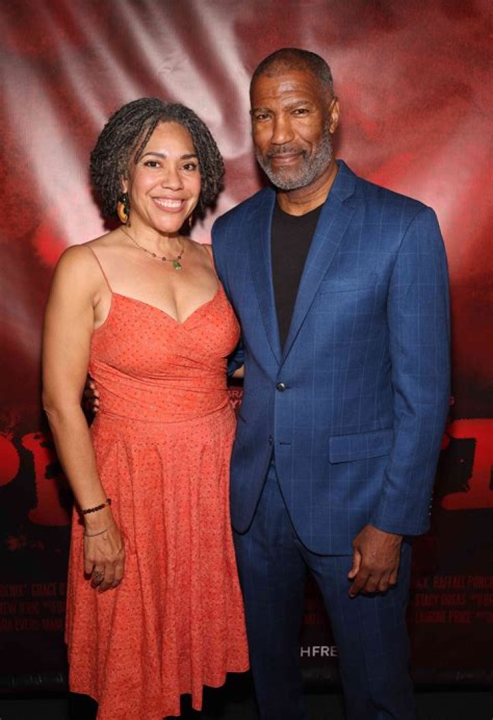 Does Bill Hemmer Have A Wife or Is He Gay? Political Affiliation and Girlfriend Revealed