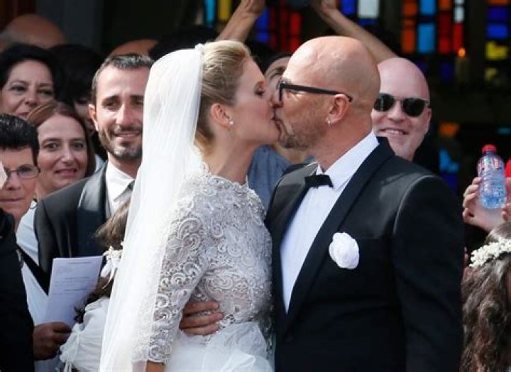 Does Pascal Obispo Have A Lung Cancer? Wife Julie Obispo And Family