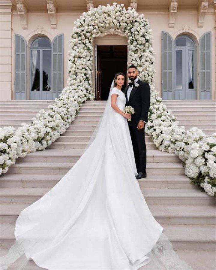 Does Sasha Banks Have A Husband, What Is Her Age & How Much Is She Worth?