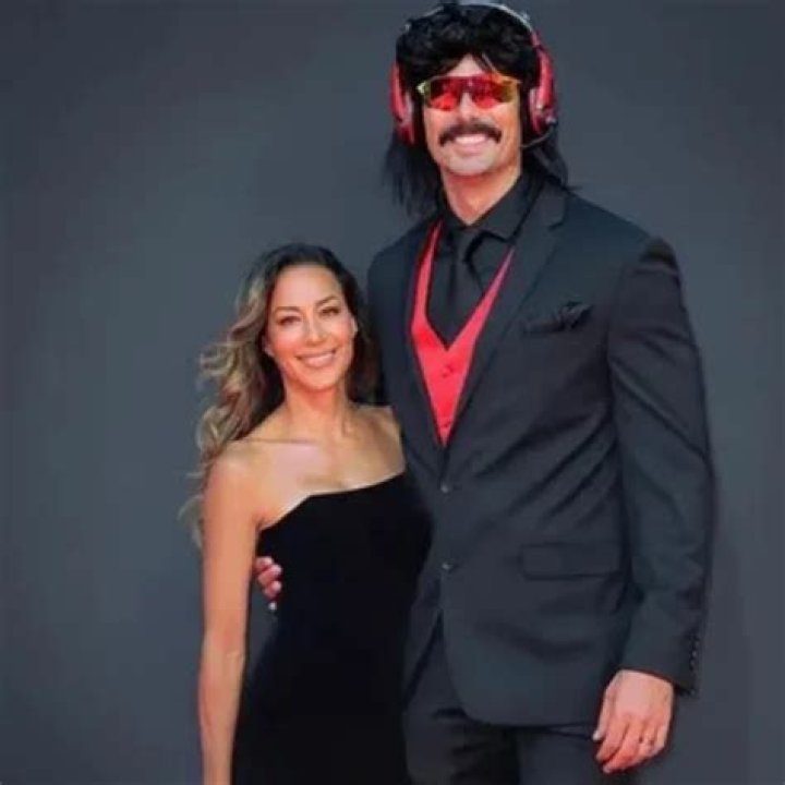 Dr Disrespect (Guy Beahm) Wife, Wiki, Biography, Height, Girlfriend, Family, Facts