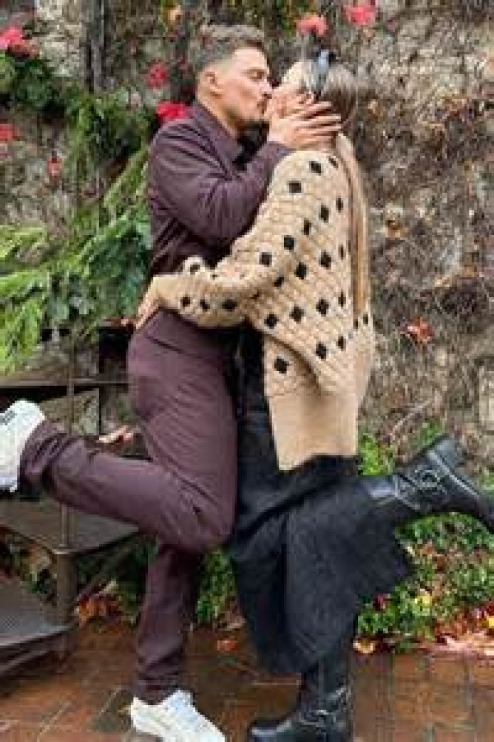 Enrique Hernández Wife: Who is Mariana Hernandez? Where is Mariana Vicente from?