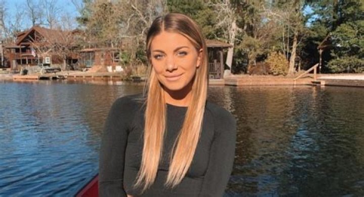 Erin Smith Wiki, Age, Husband, Boyfriend, Temptation Island, Job, Net Worth, Height, Instagram