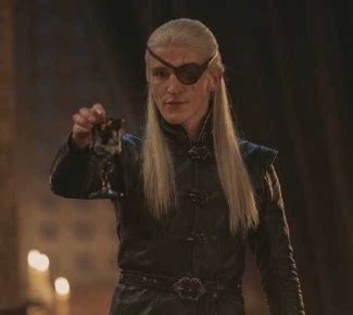 Ewan Mitchell Height: How Tall Is The Actor Playing Older One Eyed Aemond Targaryen?