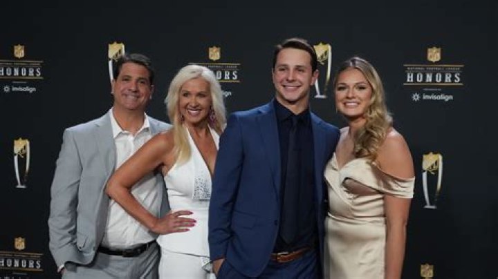 Fact Check: Is Jamie Dutton Gay In Real Life? Wife Or Girlfriend -Everything To Know