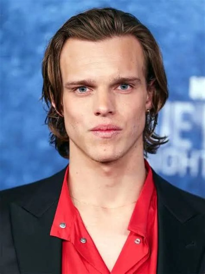 Finn Bennett Age, Wiki, Biography, Instagram, Height, Girlfriend