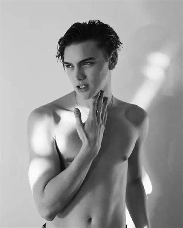 Gabriel Guevara Height, Weight, Net Worth, Age, Birthday, Wikipedia, Who, Nationality, Biography