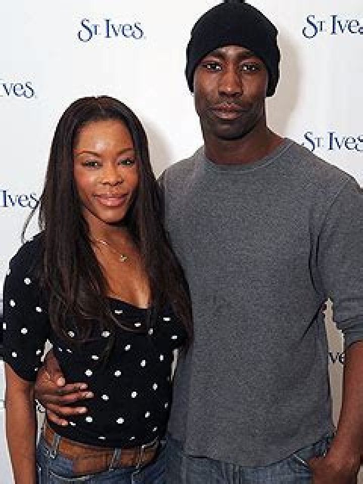 Golden Brooks: Boyfriend, net worth, tattoos, smoking & body measurements