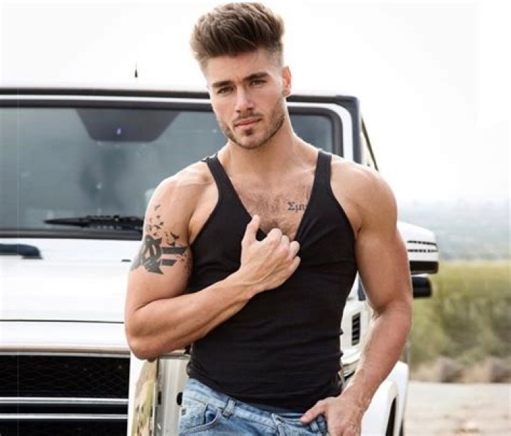 Gus Smyrnios Height, Weight, Net Worth, Age, Birthday, Wikipedia, Who, Nationality, Biography