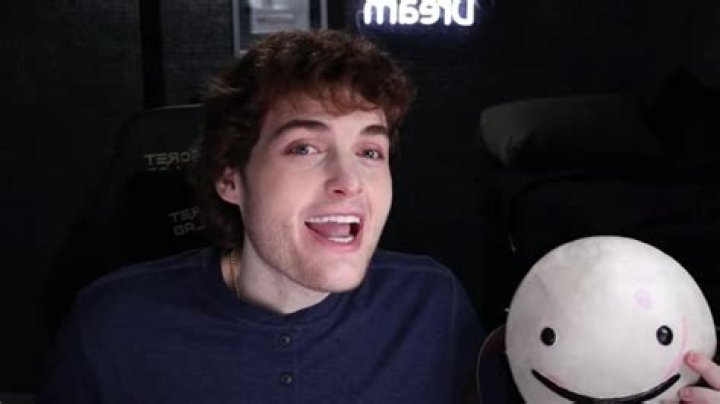 Has Dream quit YouTube? Did Dream work at Apple?