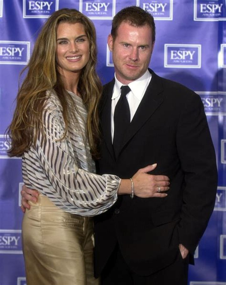 How Brooke Shields met her husband? Who has Brooke Shields dated?