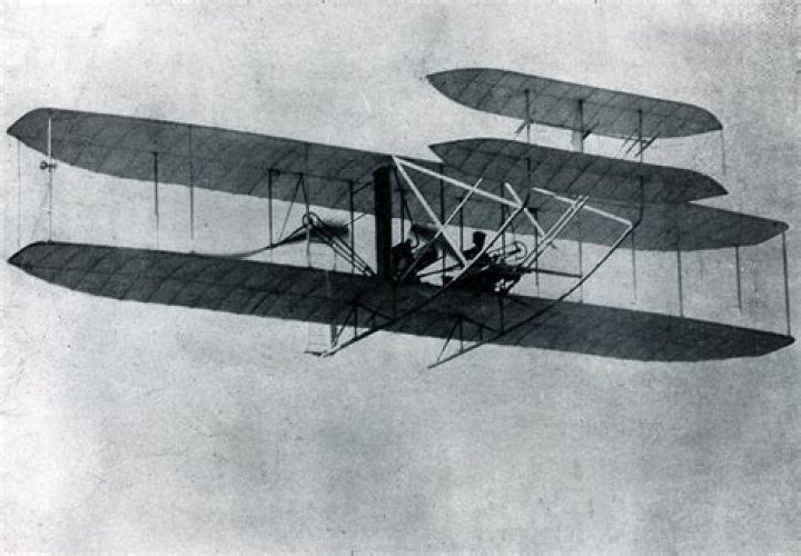 How long did the wright brothers first flight last