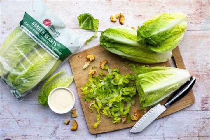 How much does romaine lettuce weigh