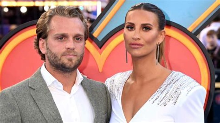 How Much Is Lorri Haines Net Worth, Ferne McCann Boyfriend – Who Is He?