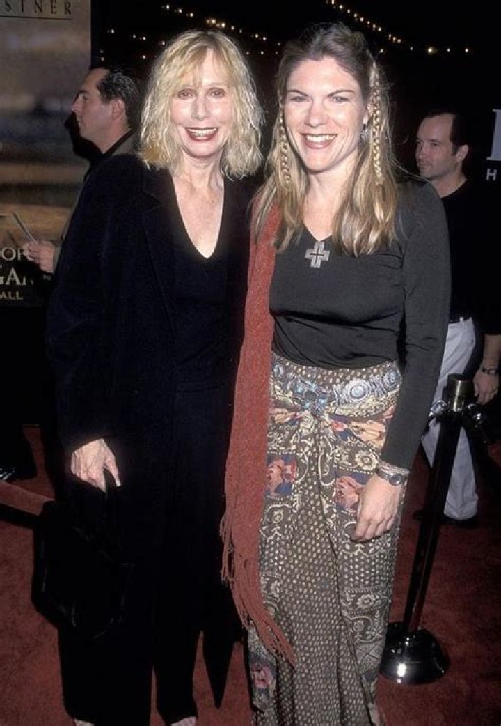 How Old Is Sally Kellerman Daughter Hannah Krane? Here Are Details On The Family