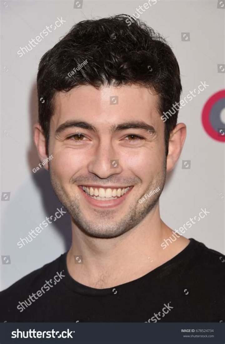 Ian Nelson (actor, born 1982)’s biography, net worth, fact, career, awards and life story