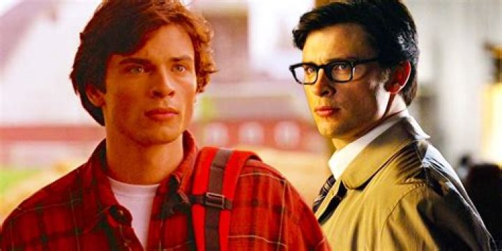 In what episode of smallville does clark fly